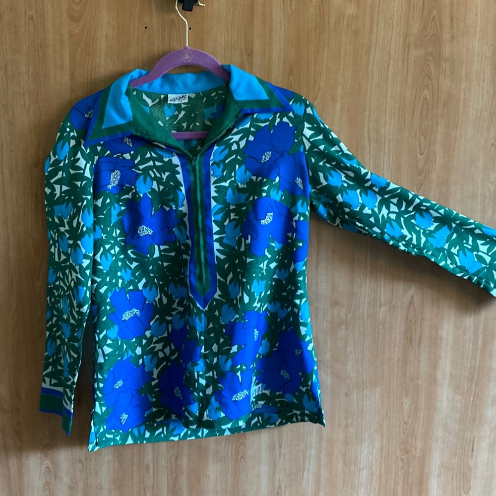 VINTAGE Vera half-zip blouse RARE